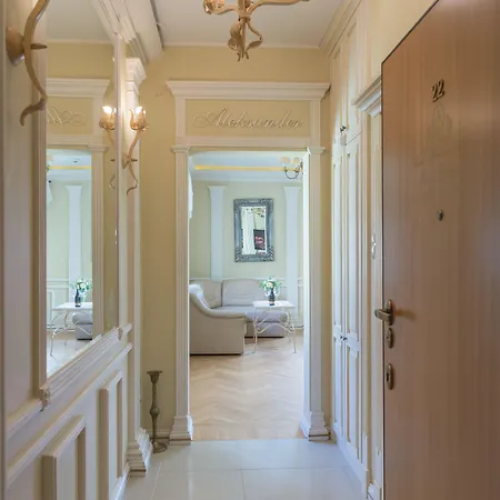 Aleksander Premium Ul Boh Monte Cassino Z Garazem *