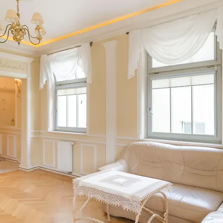 Aleksander Premium Ul Boh Monte Cassino Z Garazem